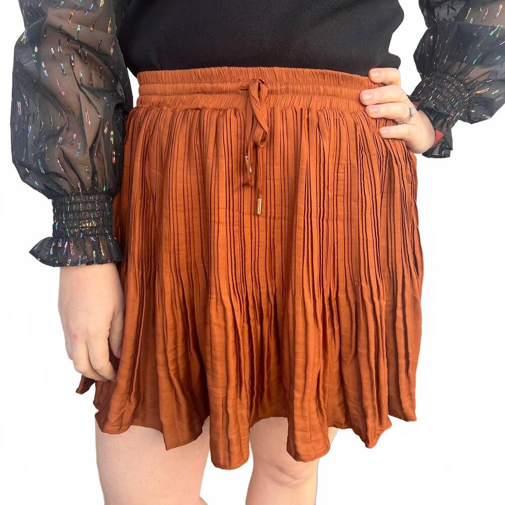 NEW EE:SOME drawstring pleated mini skort in clay